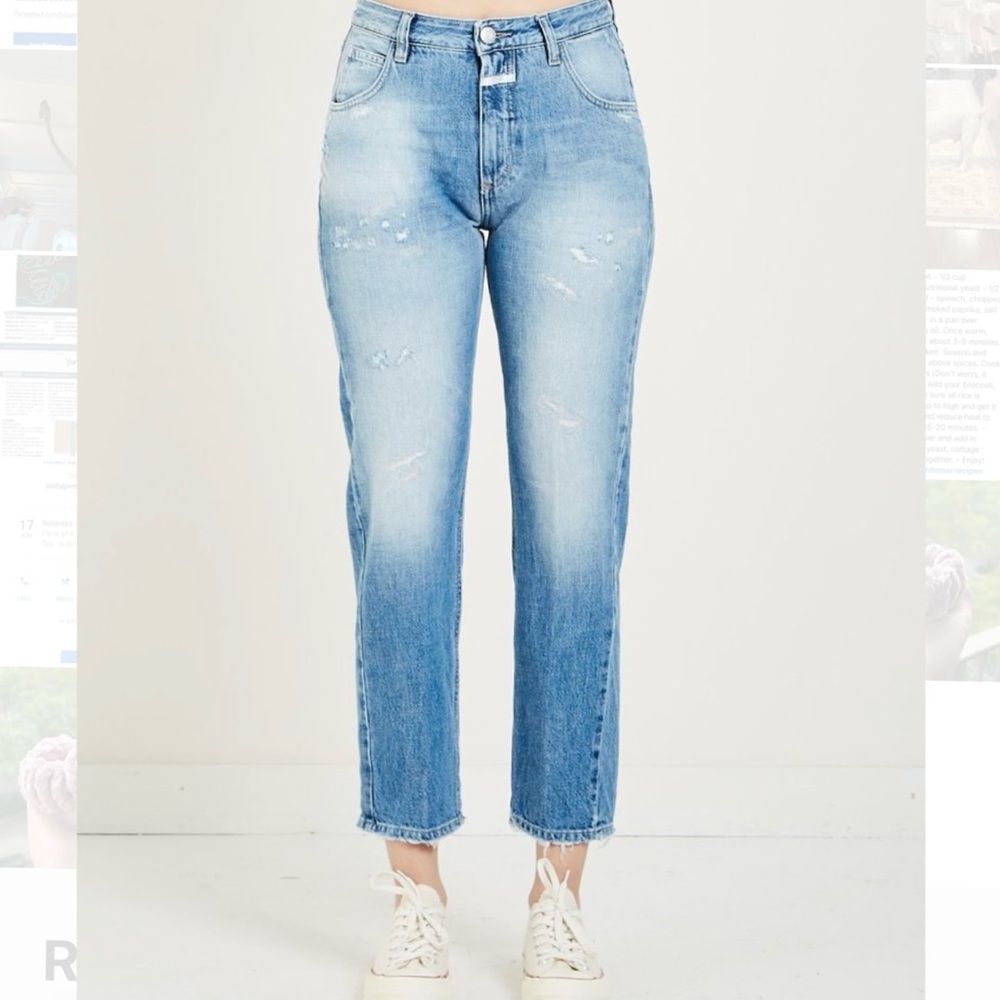 Closed High Rise, Cropped Heartbreaker Jean in Distressed Vintage